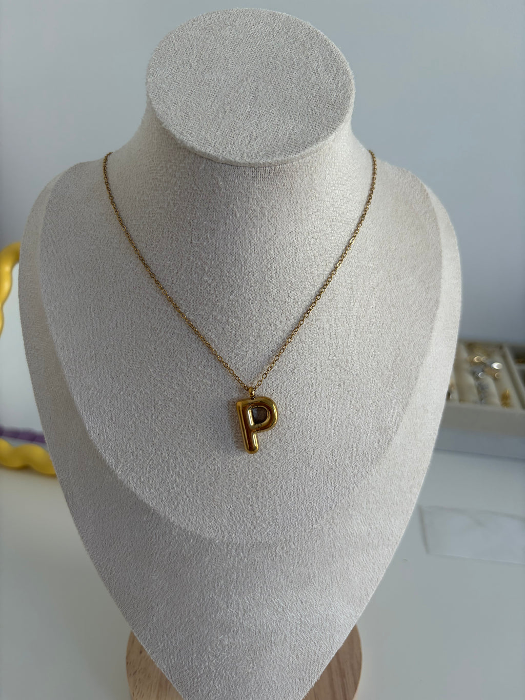 Collar letra