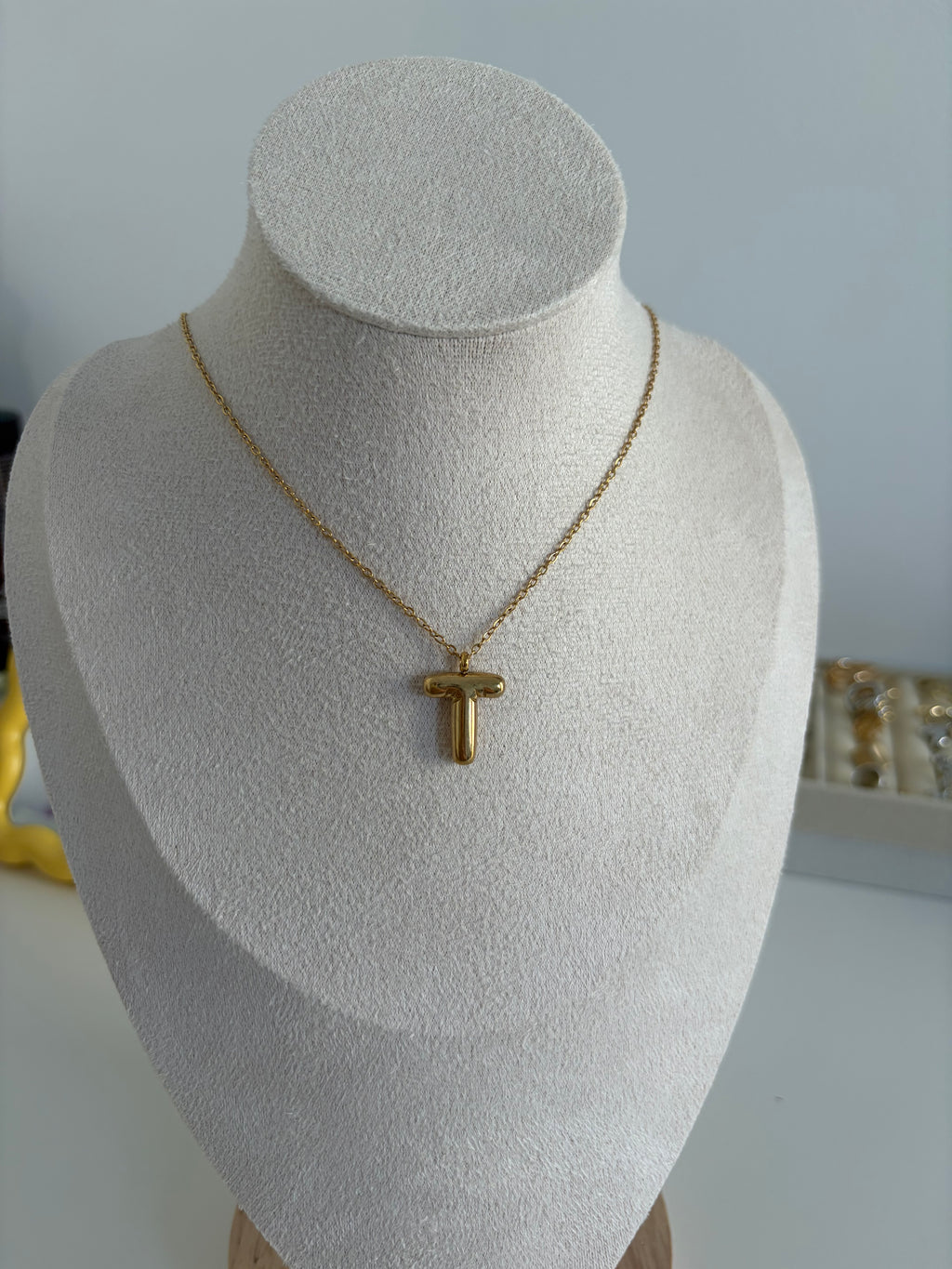 Collar letra