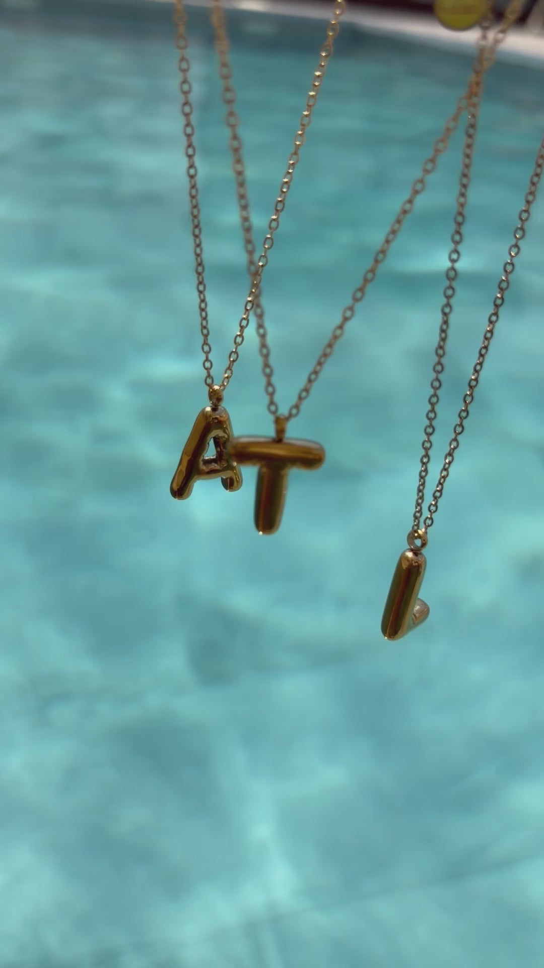 Collar letra
